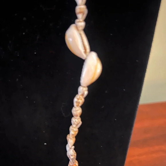 Puka Small & Medium Sea Shell Necklace Single Strand 30inches - Picture 3 of 6